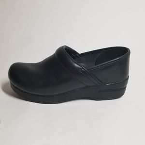 Dansko Black Leather Clog Mules 39 Wide